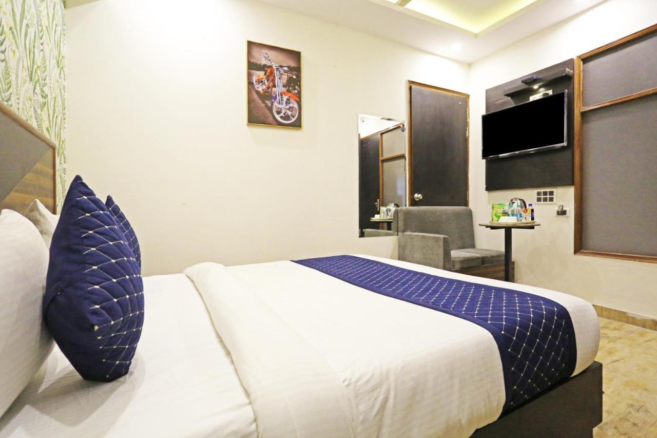 Hotel Gl Suites Near Delhi Airport 新德里 外观 照片
